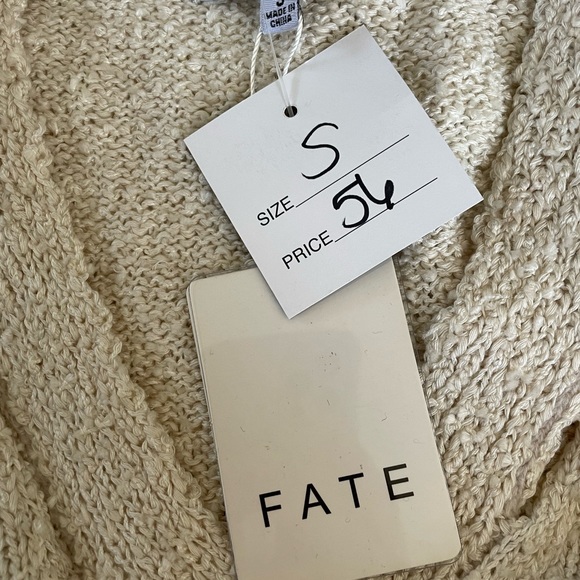 FATE v neck Sweater - Picture 3 of 4